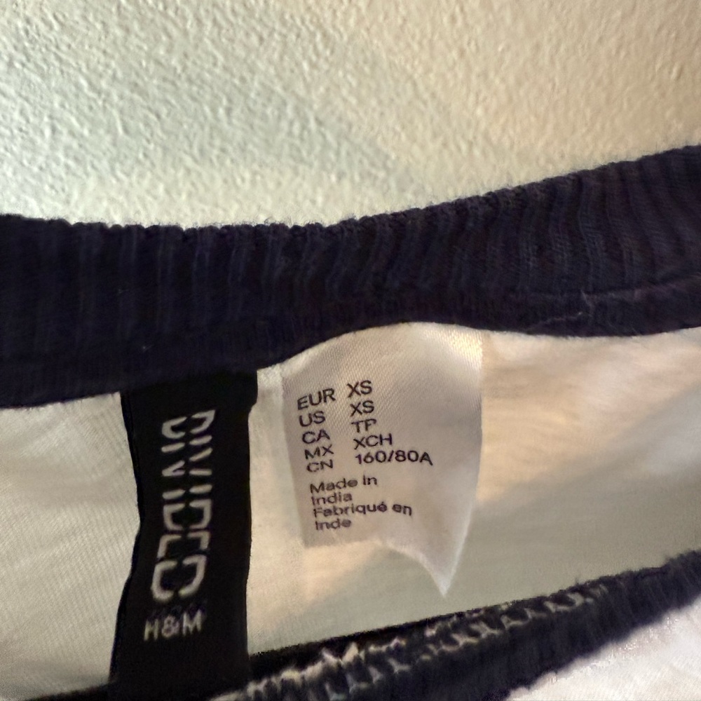 Divided By H&M Navy & White Cropped Tee State Club Sport  Size XS - Picture 5 of 9